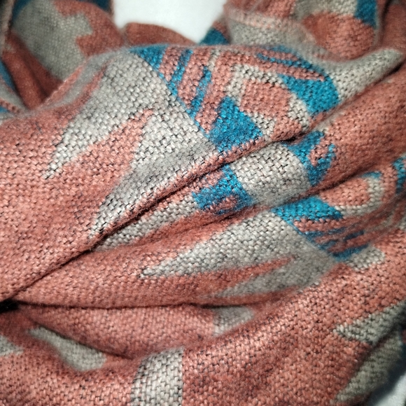 Scarf - Picture 3 of 10